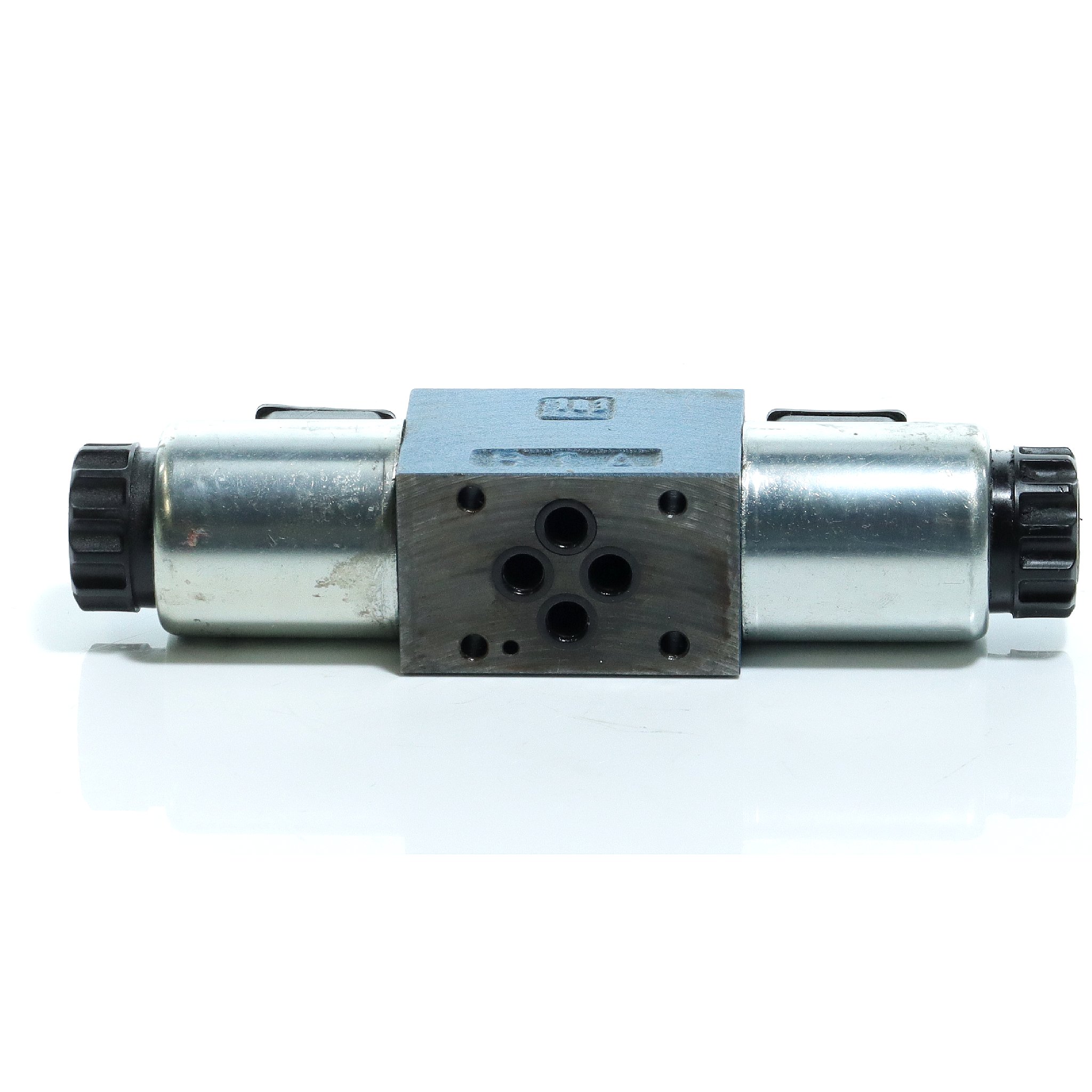 Hydraulic directional control valve  Used